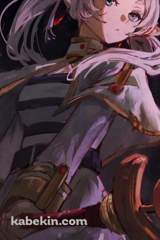 魔法の杖を構えるフリーレン / エルフ / 赤いイヤリング / 葬送のフリーレンのAndroidの壁紙(320px x 480px) スマホ用