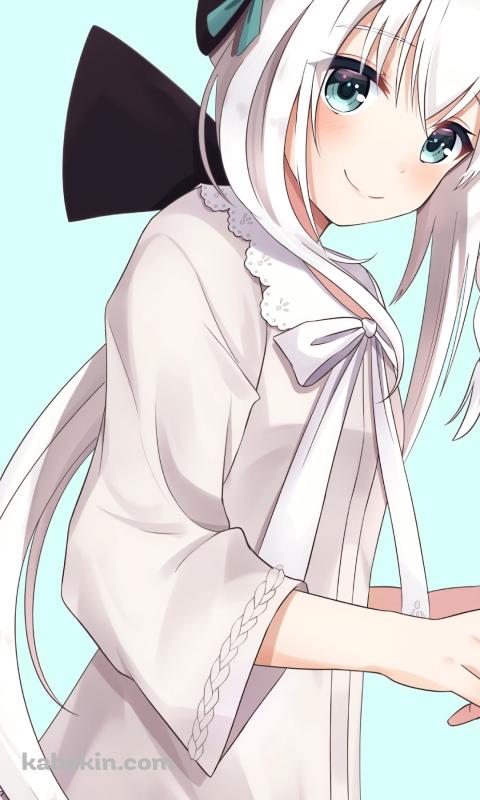 緑の瞳でこちらを見つめる白上フブキ / ホロライブ / バーチャルYouTuberのAndroidの壁紙(480px x 800px) スマホ用