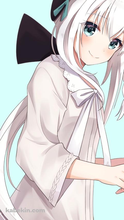 緑の瞳でこちらを見つめる白上フブキ / ホロライブ / バーチャルYouTuberのAndroidの壁紙(480px x 854px) スマホ用