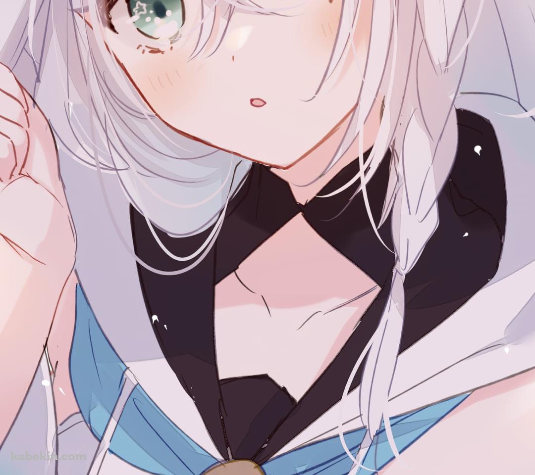緑の瞳でこちらを見つめる白上フブキ / ホロライブ / バーチャルYouTuberのAndroidの壁紙(1080px x 960px) スマホ用