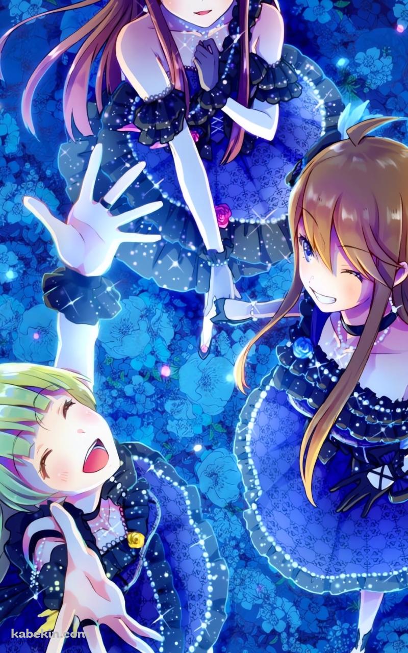 青い花の上に立つ所恵美 / 田中琴葉 / 島原エレナ / アイドルマスターミリオンライブ!のAndroidの壁紙(800px x 1280px) スマホ用