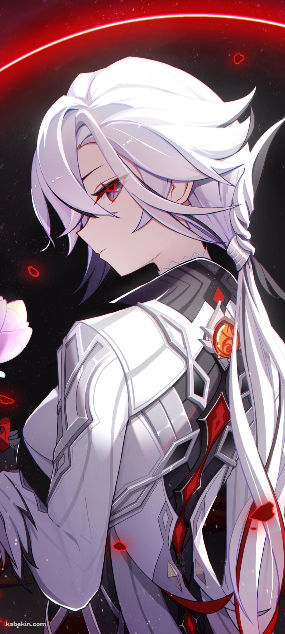 ピンクの花を持つアルレッキーノ / 原神のAndroidの壁紙(1080px x 2400px) スマホ用