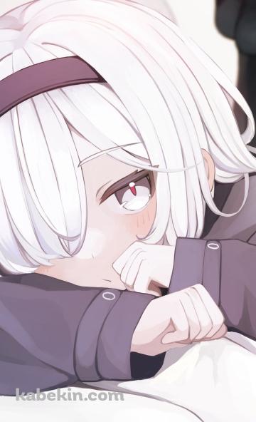 白いソファーで寝転ぶプラナ / ブルーアーカイブのAndroidの壁紙(360px x 592px) スマホ用