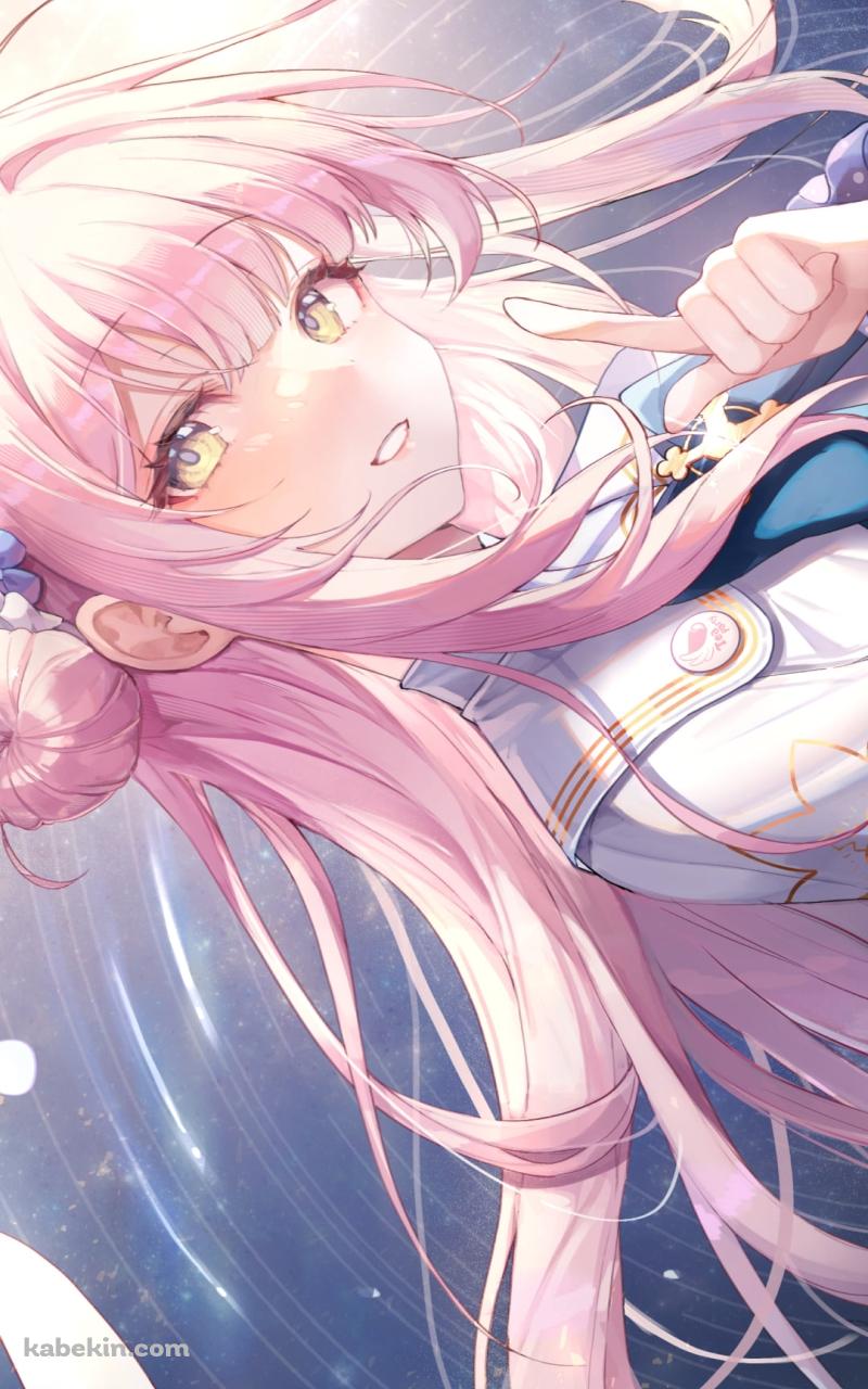 こちらを指さす可愛い聖園ミカ / ブルーアーカイブのAndroidの壁紙(800px x 1280px) スマホ用