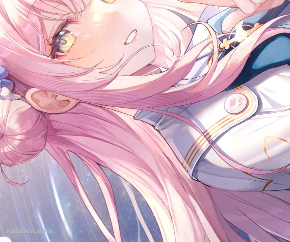 こちらを指さす可愛い聖園ミカ / ブルーアーカイブのAndroidの壁紙(960px x 800px) スマホ用