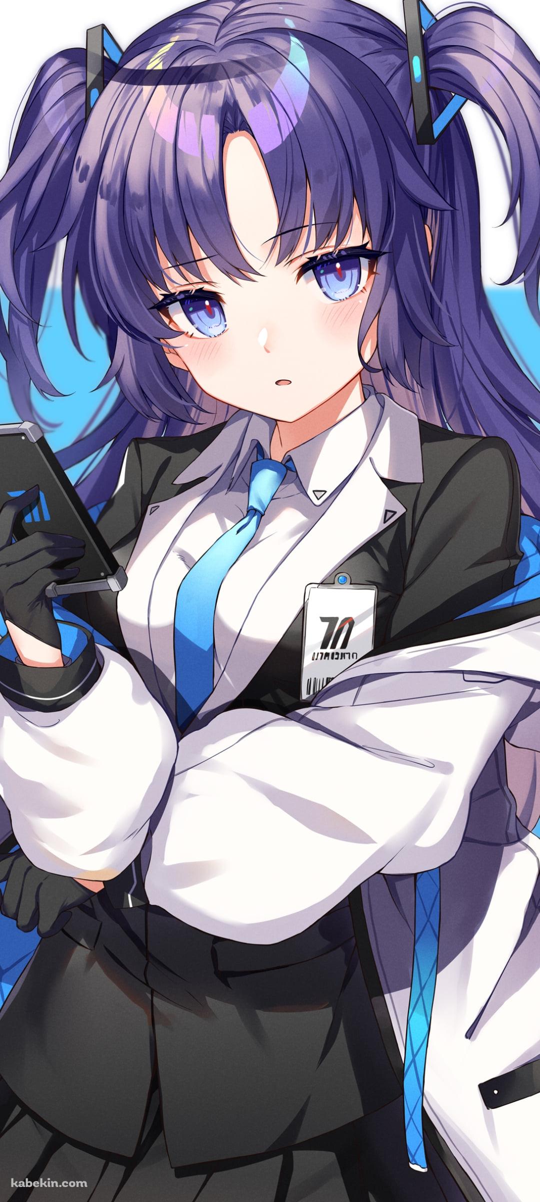 スマホを見る早瀬ユウカ / ブルーアーカイブのAndroidの壁紙(1080px x 2400px) スマホ用