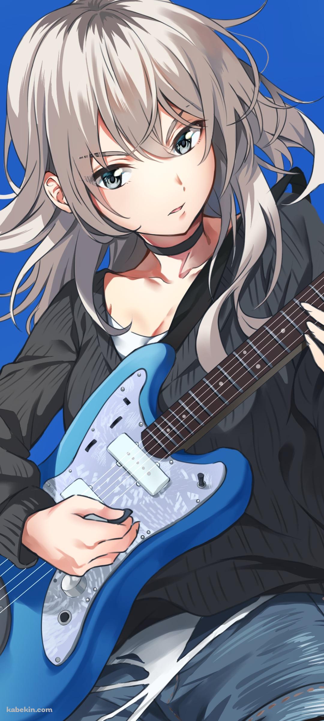 青いエレキギターを弾く河原木桃香 / ガールズバンドクライのAndroidの壁紙(1080px x 2400px) スマホ用
