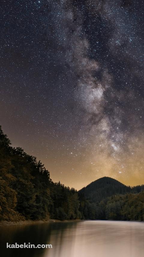 湖と山と銀河 / 絶景 / 夜景のAndroidの壁紙(480px x 854px) スマホ用
