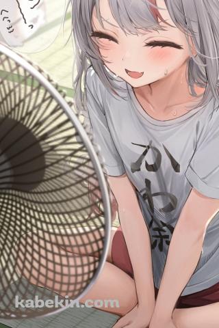 扇風機で声を変える百鬼あやめ / ワレワレはウチュウジンだ～ / ホロライブ / バーチャルYouTuberのAndroidの壁紙(320px x 480px) スマホ用