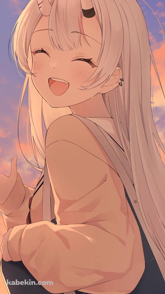 夕暮れ時 手を振る可愛い百鬼あやめ / ぽよ余 / バーチャルYouTuber / ホロライブのAndroidの壁紙(540px x 960px) スマホ用