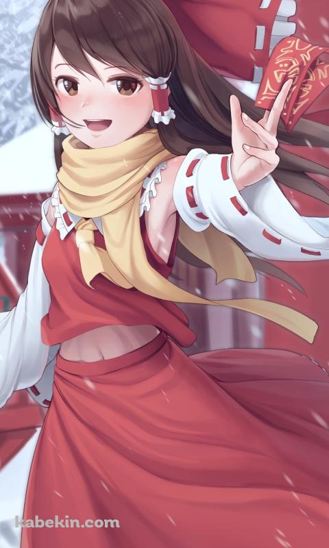 雪の中で赤いお札を持つ博麗霊夢 / 東方のAndroidの壁紙(480px x 800px) スマホ用