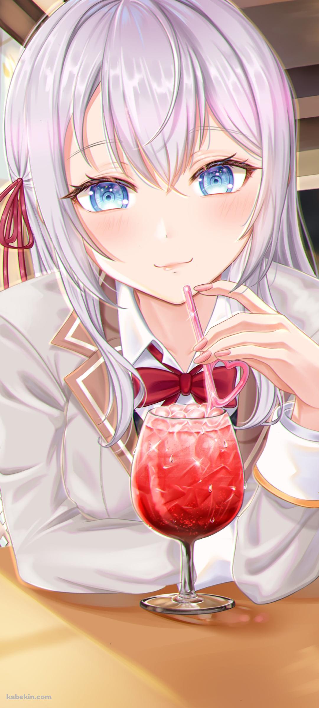 赤いジュースを飲むアリサ・ミハイロヴナ・九条 / 時々ボソッとロシア語でデレる隣のアーリャさんのAndroidの壁紙(1080px x 2400px) スマホ用
