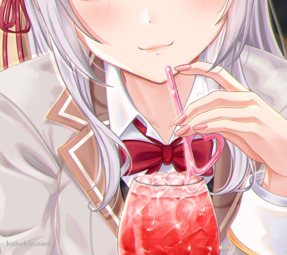 赤いジュースを飲むアリサ・ミハイロヴナ・九条 / 時々ボソッとロシア語でデレる隣のアーリャさんのAndroidの壁紙(960px x 854px) スマホ用