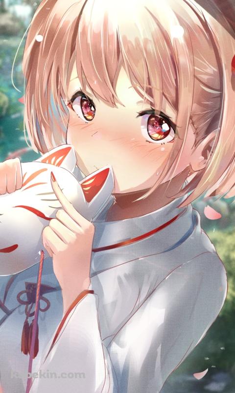 照れて狐面を持つ錦木千束 / リコリス・リコイルのAndroidの壁紙(480px x 800px) スマホ用