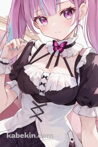 メイド姿の湊あくあ / ピンクの椅子 / ホロライブ / バーチャルYouTuber / VtuberのAndroidの壁紙(320px x 480px) スマホ用