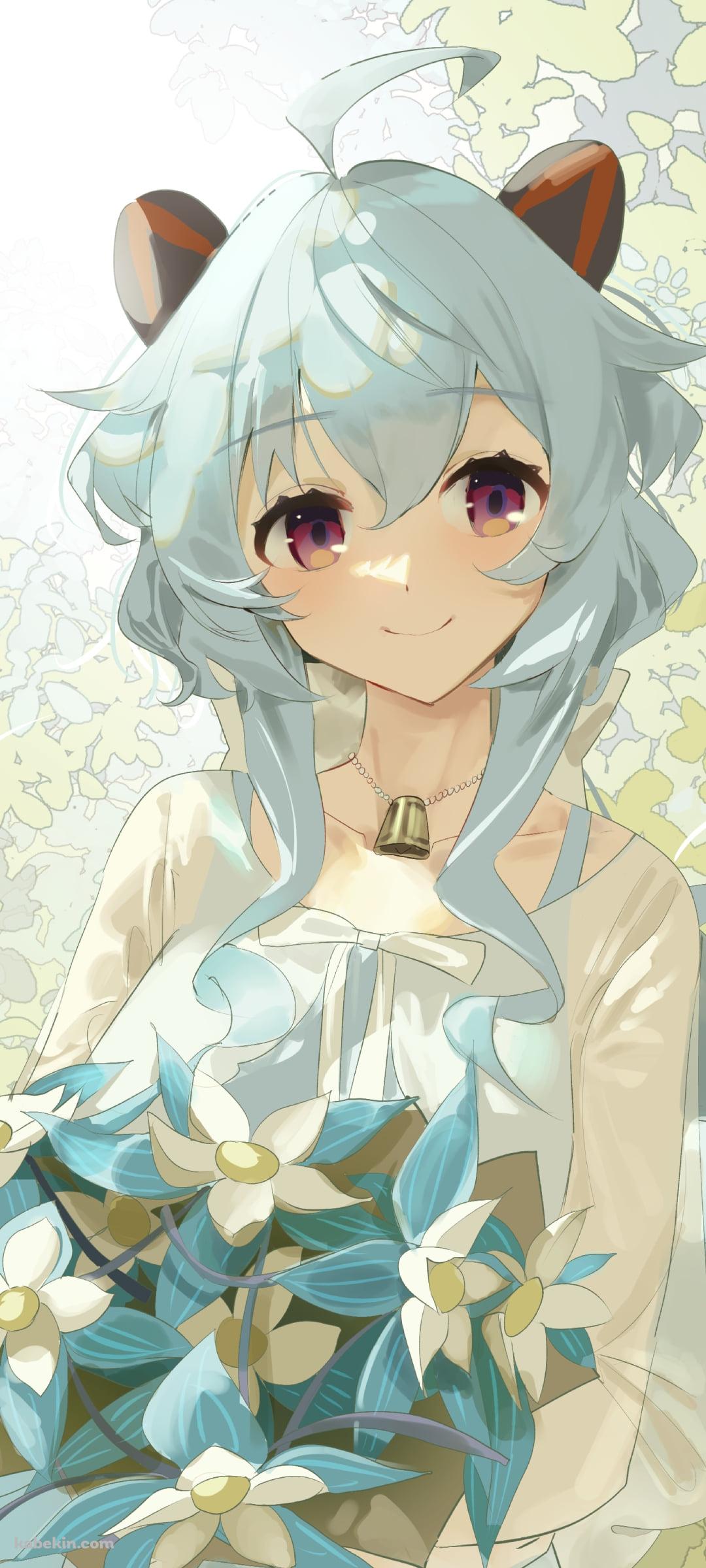 白い花を持つ甘雨 / 笑顔 / 原神のAndroidの壁紙(1080px x 2400px) スマホ用