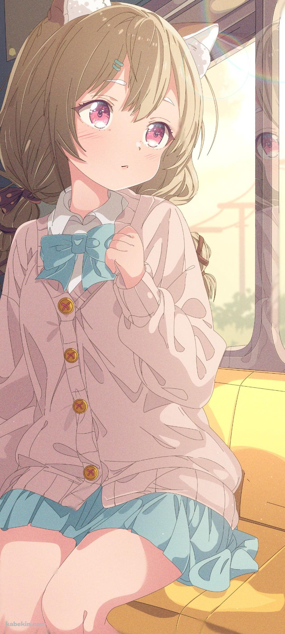 黄色い椅子に座るkomachi panko / バーチャルYouTuberのAndroidの壁紙(1080px x 2400px) スマホ用