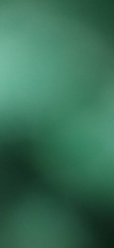 シンプルな緑のグラデーションのiPhone / スマホ壁紙