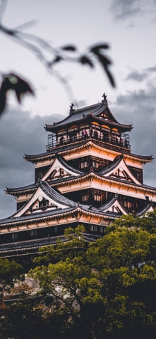 曇天模様と広島城 HDのiPhone / スマホ壁紙