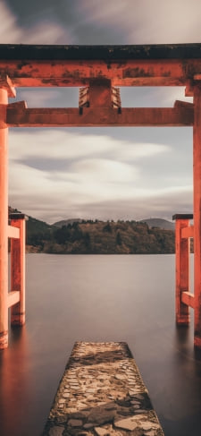 箱根神社 平和の鳥居のiPhone / スマホ壁紙