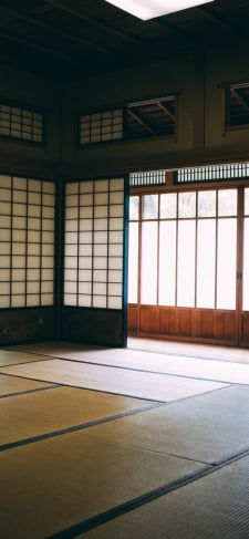 東京 畳の部屋 和室 木造 昭和 古びた部屋のiPhone / スマホ壁紙