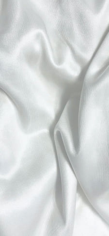 綺麗な光沢のある白い布のiPhone / スマホ壁紙