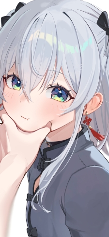 ギュッと顔を掴まれる猫麦ととろ / バーチャルYouTuberのiPhone / スマホ壁紙