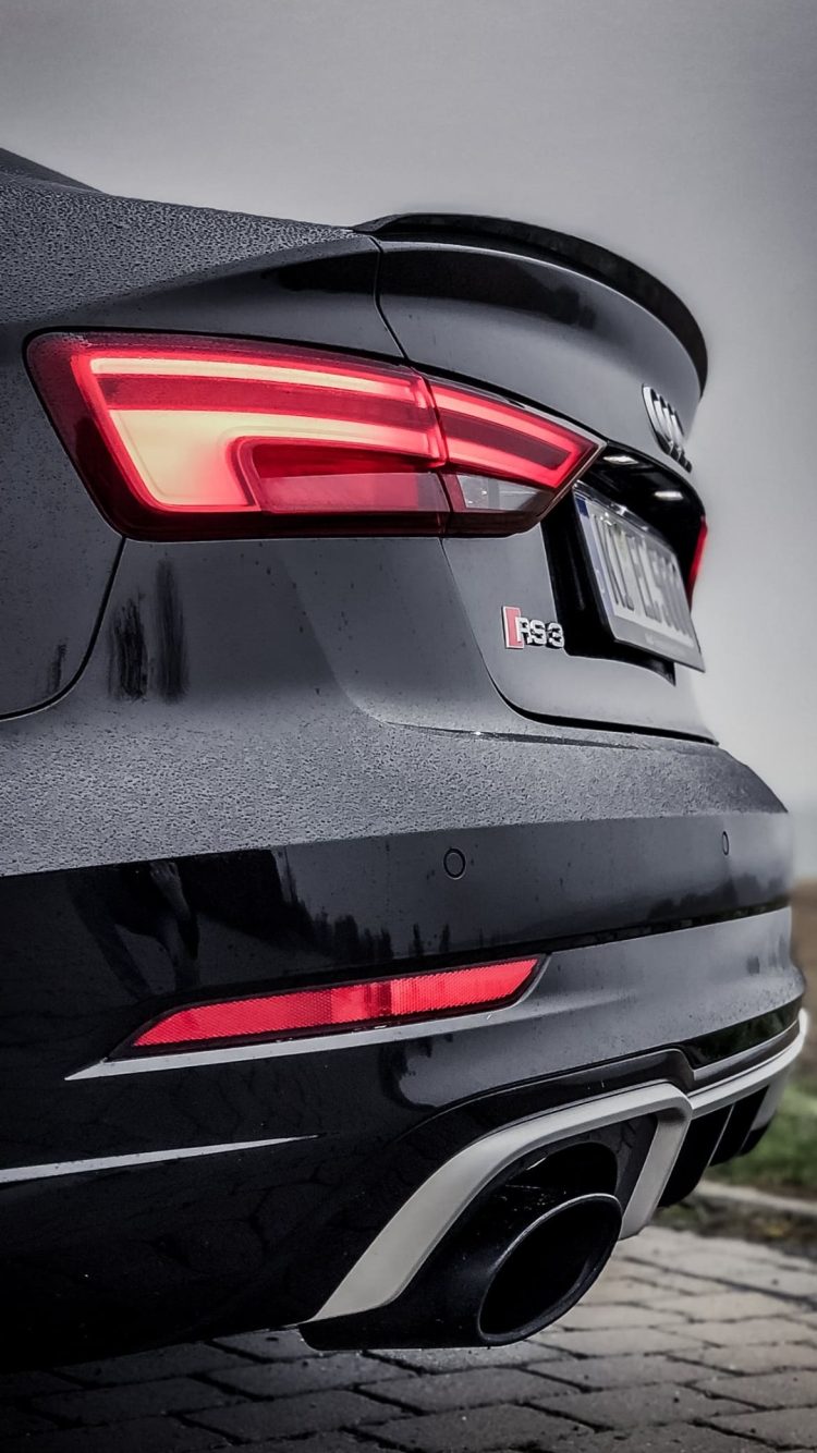 アウディ RS3 黒の750 x 1334 / スマホ壁紙
