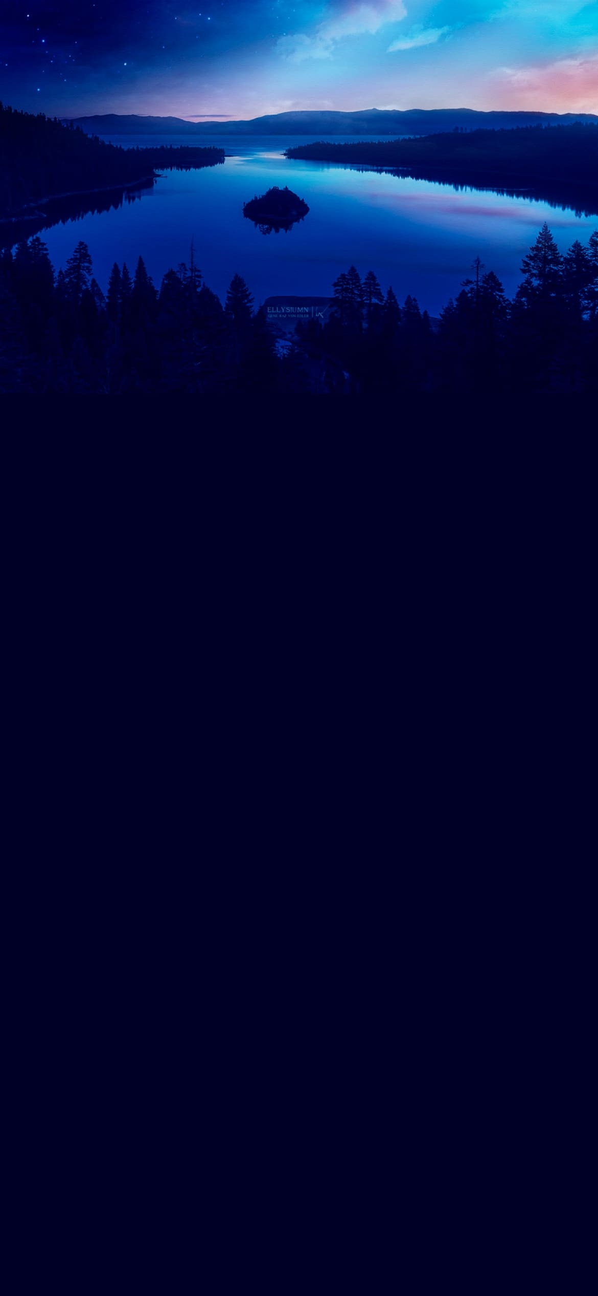 森に囲まれた綺麗な湖 青 湖畔 絶景の1170 x 2532 / スマホ壁紙