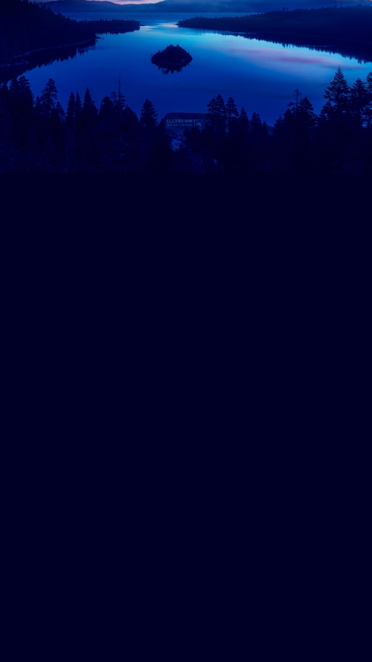 森に囲まれた綺麗な湖 青 湖畔 絶景の750 x 1334 / スマホ壁紙