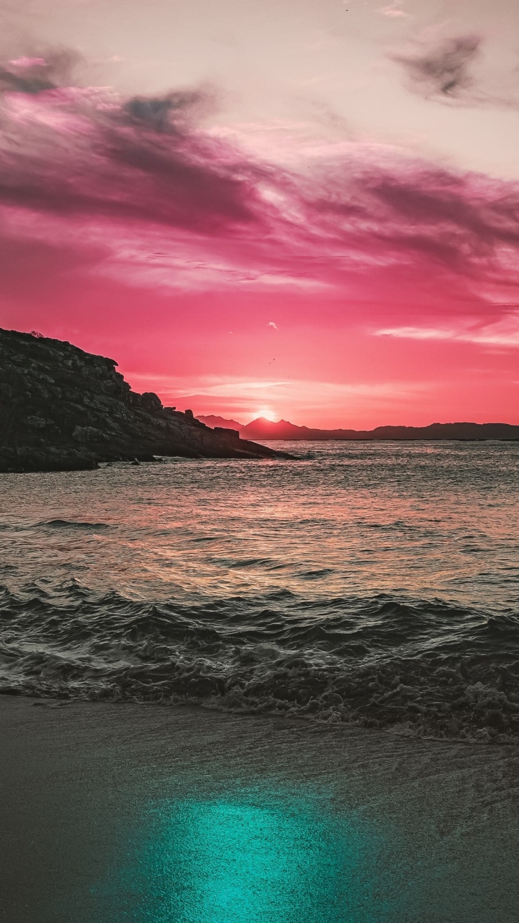 赤い空 夕日 黒い海の750 x 1334 / スマホ壁紙