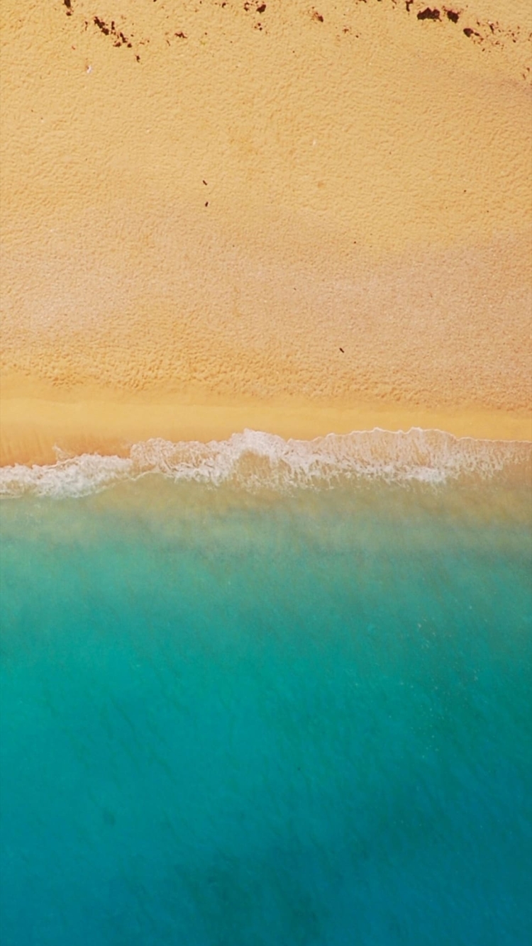 俯瞰視点の海と砂浜の750 x 1334 / スマホ壁紙