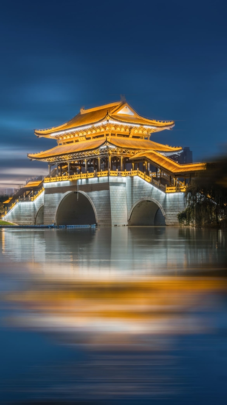 中国の金色の寺院の750 x 1334 / スマホ壁紙