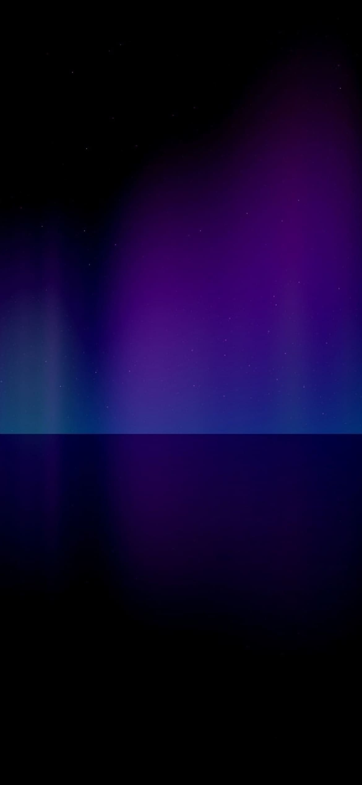 紫のオーロラ 2パターンの1170 x 2532 / スマホ壁紙