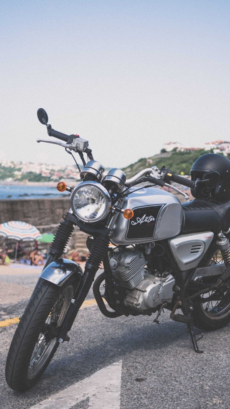 黒と銀のバイクの750 x 1334 / スマホ壁紙