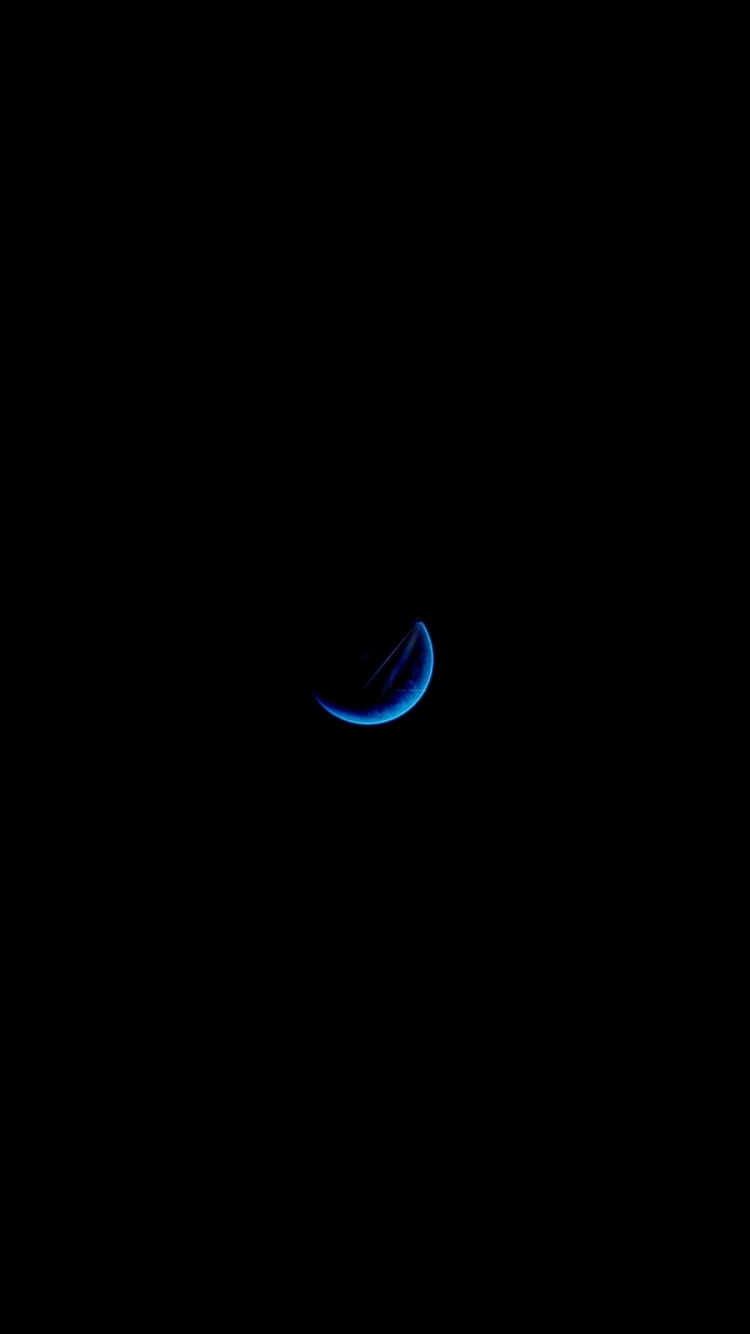青い月の750 x 1334 / スマホ壁紙