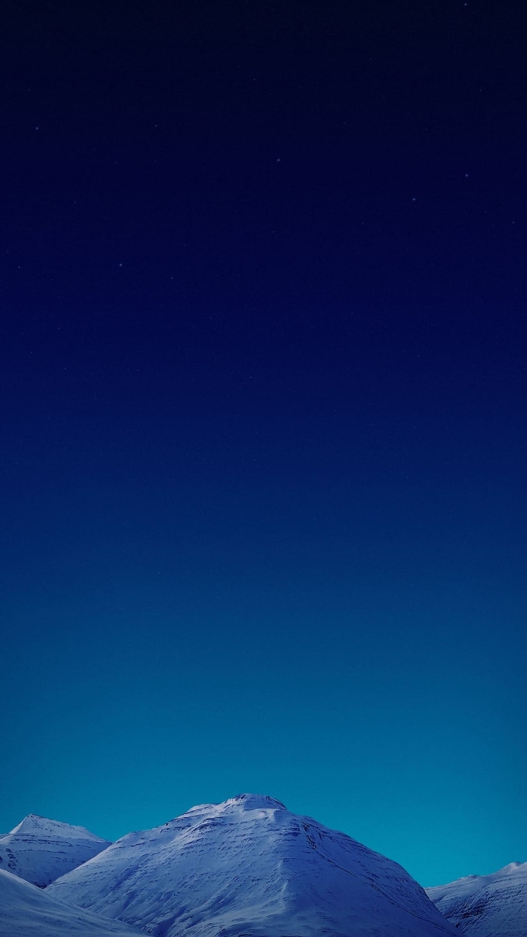 綺麗なグラデーションの青い山の750 x 1334 / スマホ壁紙