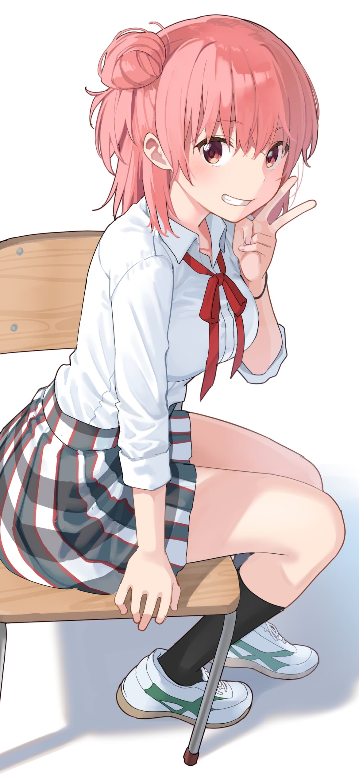 椅子に座ってこちらにピースをする由比ヶ浜結衣 / かわいい / やはり俺の青春ラブコメはまちがっている。 / ファンアート / イラストの1170 x 2532 / スマホ壁紙