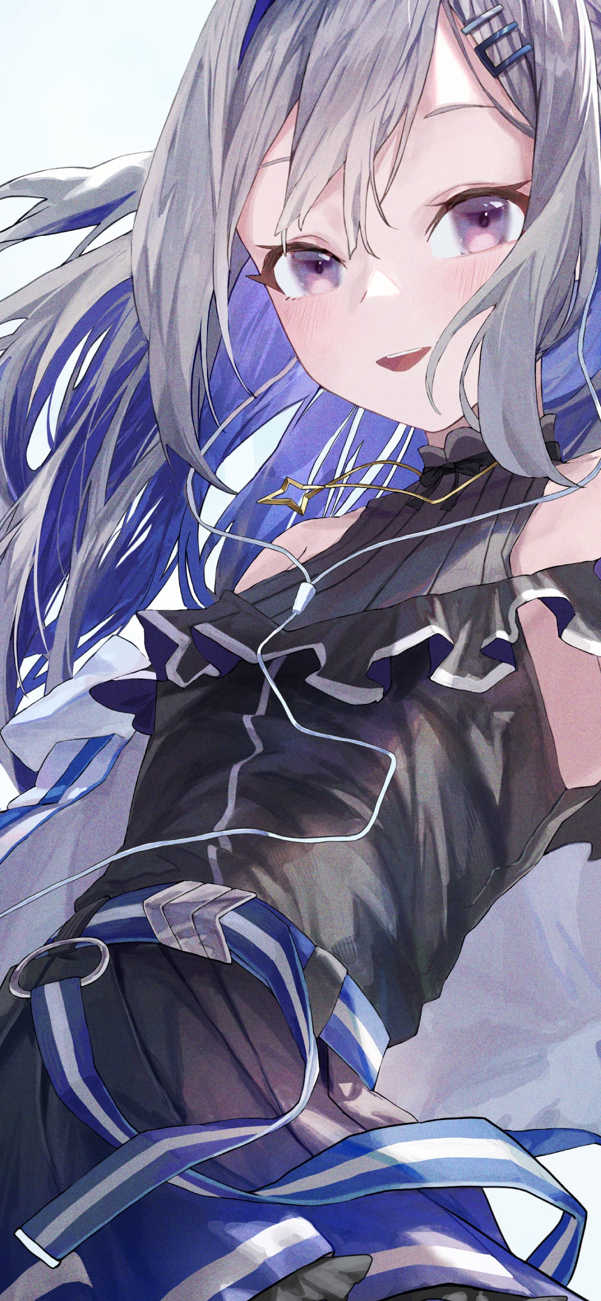 こちらに笑いかけるかわいい天音かなた / 青い衣装 / ホロライブ / バーチャルYouTuber / Vtuber / ファンアート / イラストの1170 x 2532 / スマホ壁紙