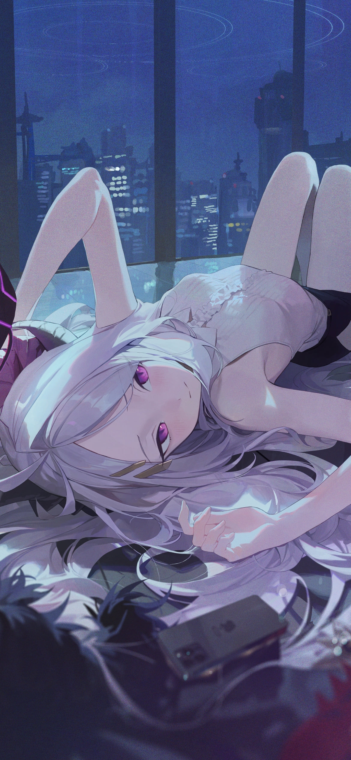 タワマンの床に寝そべりこちらを見る空崎ヒナ (そらさきひな) / ブルアカ / ブルーアーカイブの1170 x 2532 / スマホ壁紙