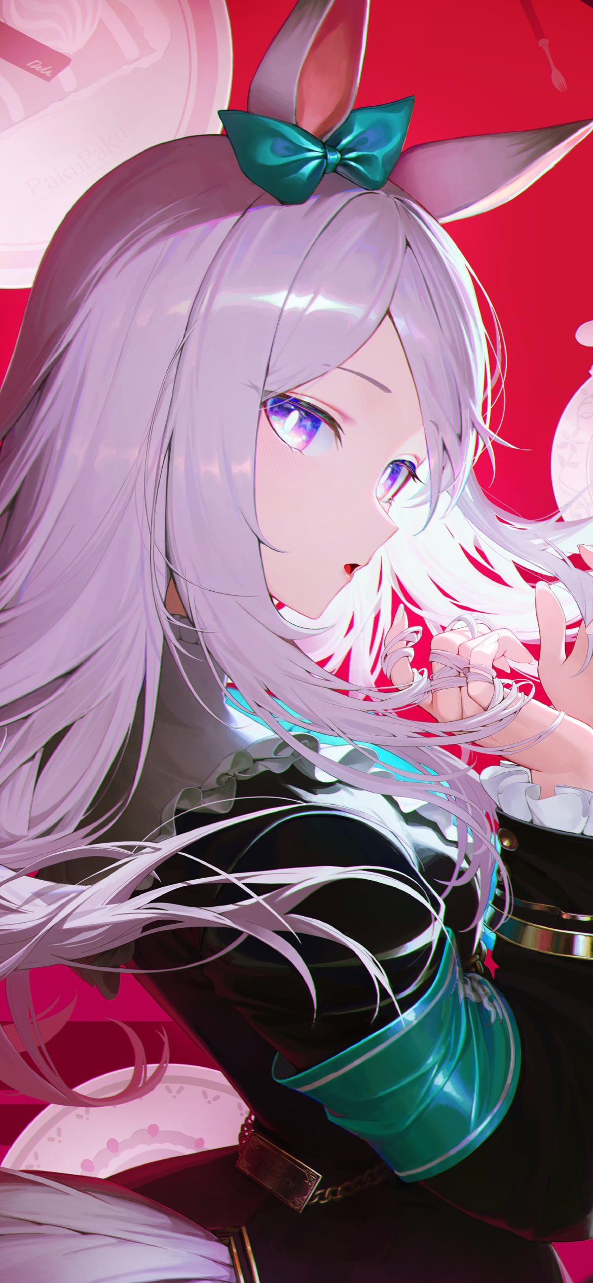 左右の髪を触って振り向くメジロマックイーン / ウマ娘プリティーダービーの1170 x 2532 / スマホ壁紙