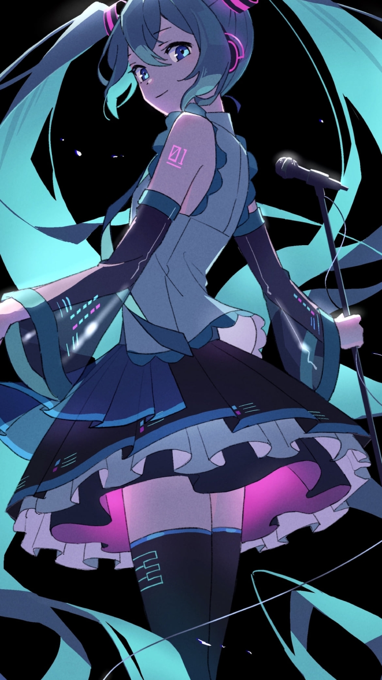暗がりでマイクスタンドを持ち振り返る可愛い初音ミク / ボカロ / ボーカロイドの750 x 1334 / スマホ壁紙