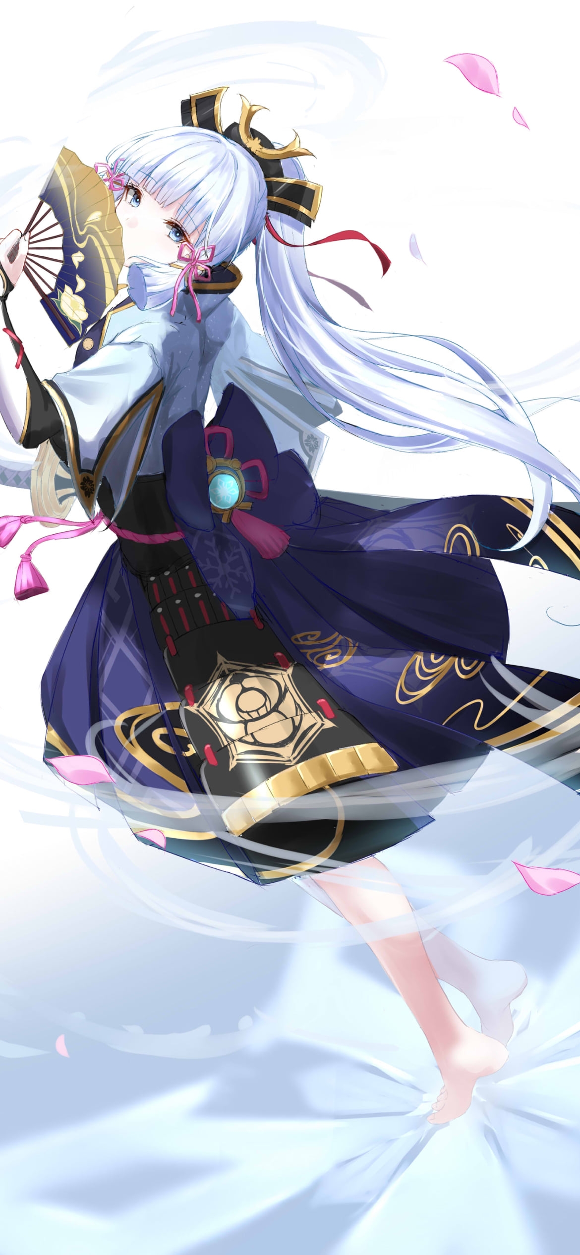 黒い扇で口元を隠す綺麗な神里綾華 / 原神の1170 x 2532 / スマホ壁紙