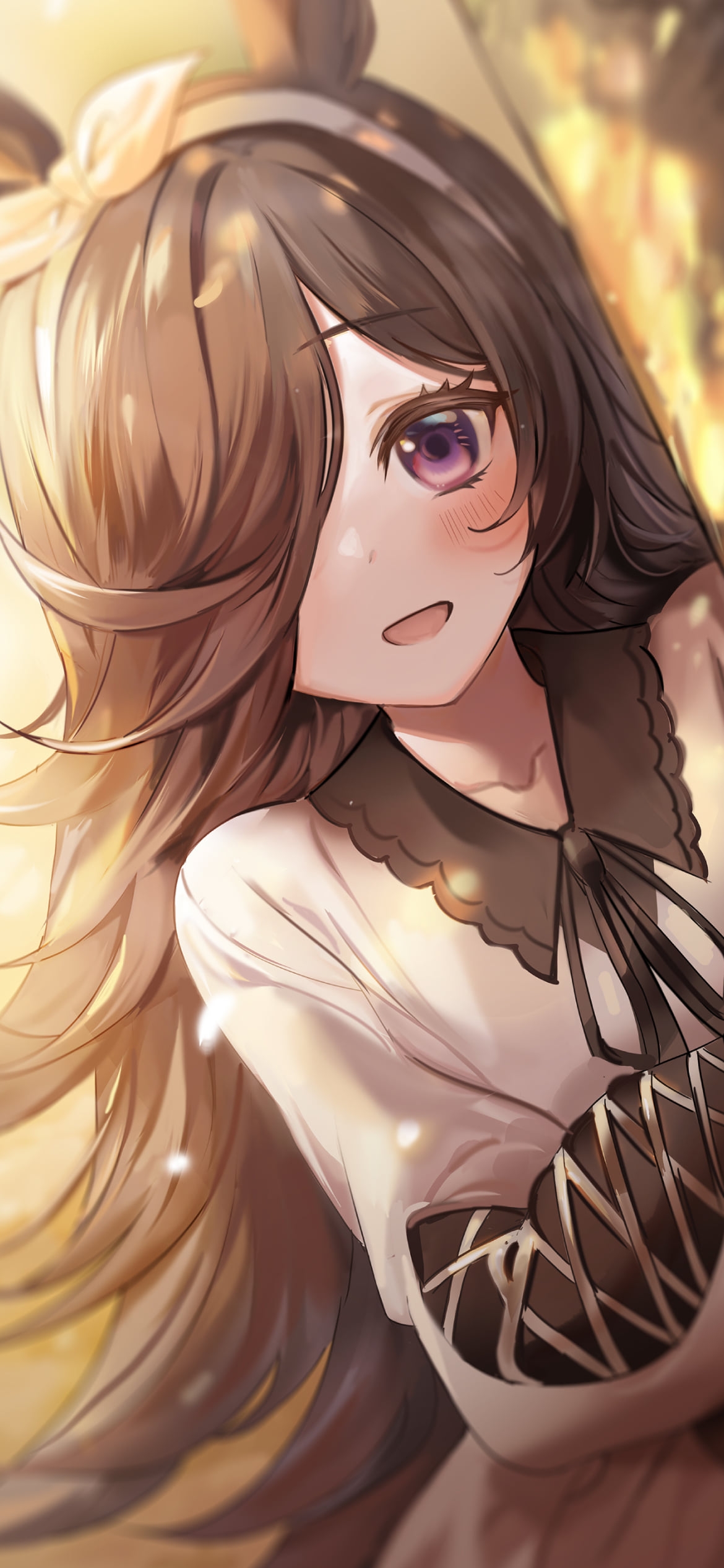 木から顔を出すライスシャワー / ウマ娘プリティーダービーの1170 x 2532 / スマホ壁紙
