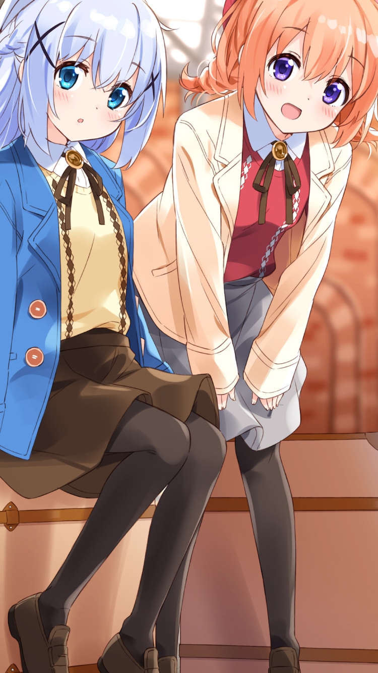 こちらを見つめる香風智乃と保登心愛 / 茶色い鞄 / ご注文はうさぎですか?の750 x 1334 / スマホ壁紙