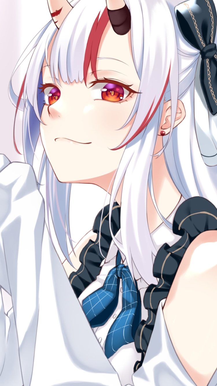 両手を合わせて微笑む可愛い百鬼あやめ / 赤い瞳 / ホロライブ / バーチャルYouTuber / Vtuberの750 x 1334 / スマホ壁紙