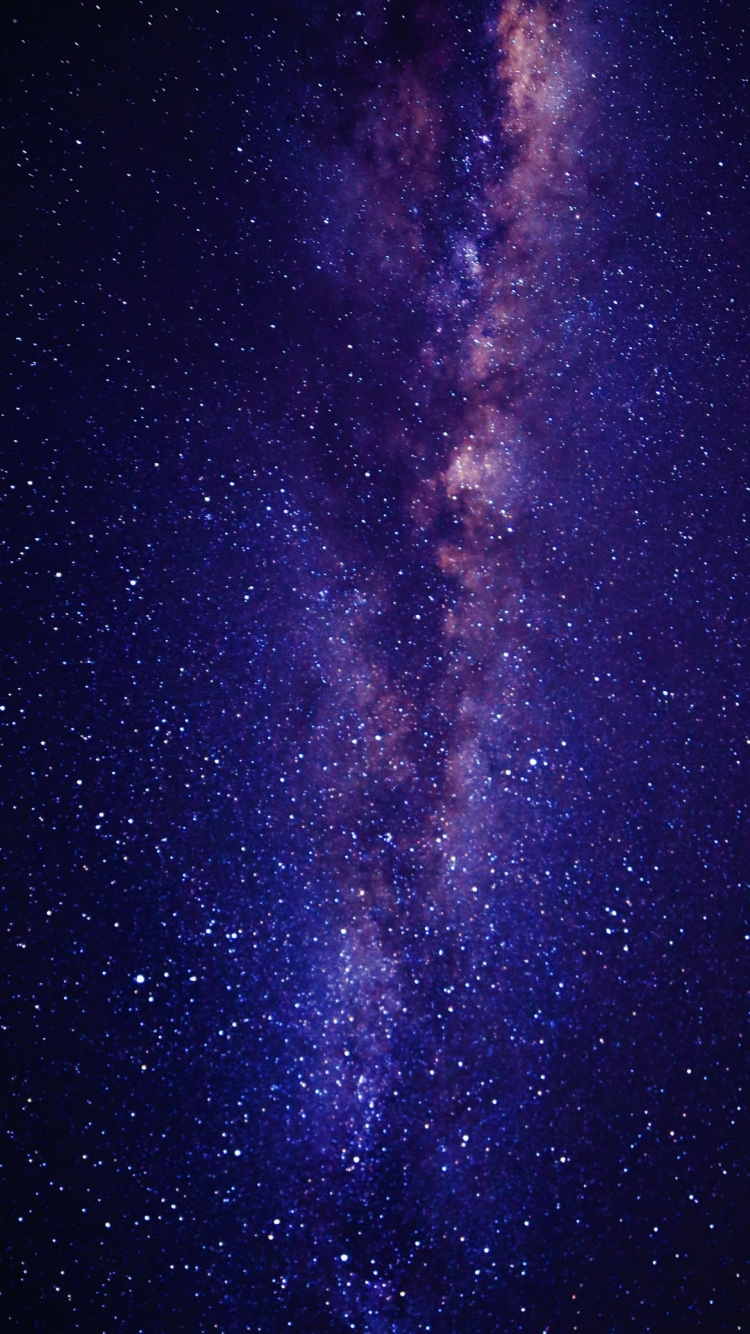 小さな星と紫の綺麗な星雲 / 宇宙の750 x 1334 / スマホ壁紙