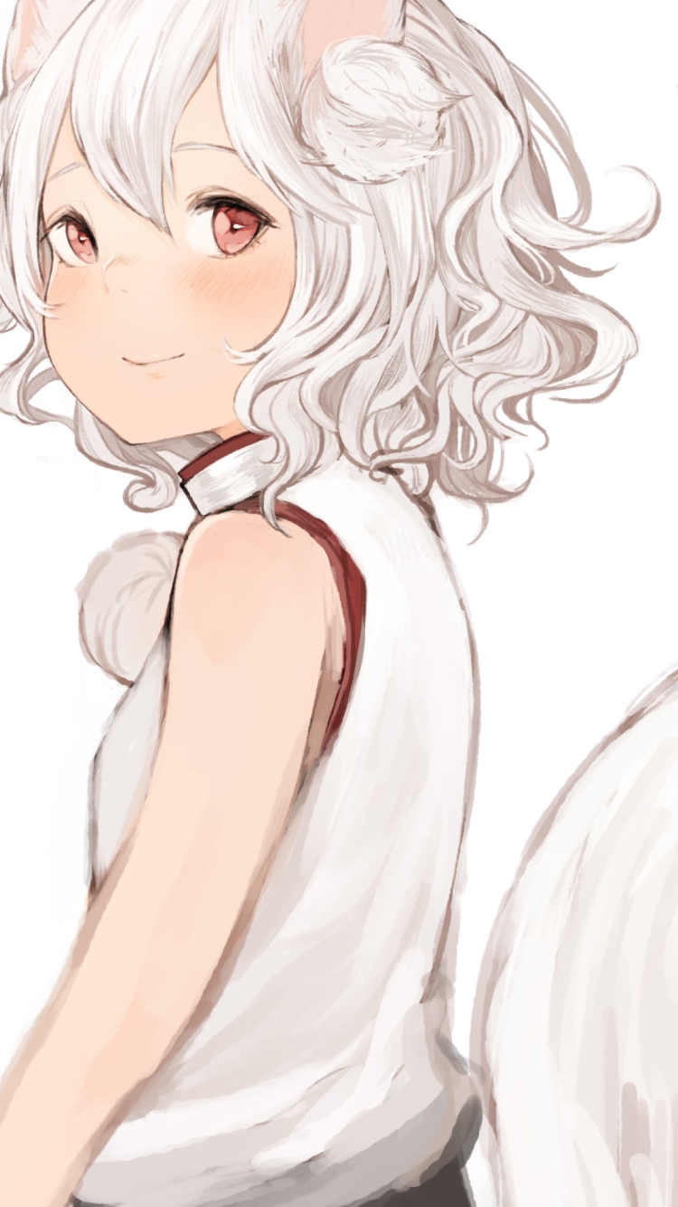 こちらに微笑む犬走椛 (いぬばしりもみじ) / 大きな白い尻尾 / 東方の750 x 1334 / スマホ壁紙