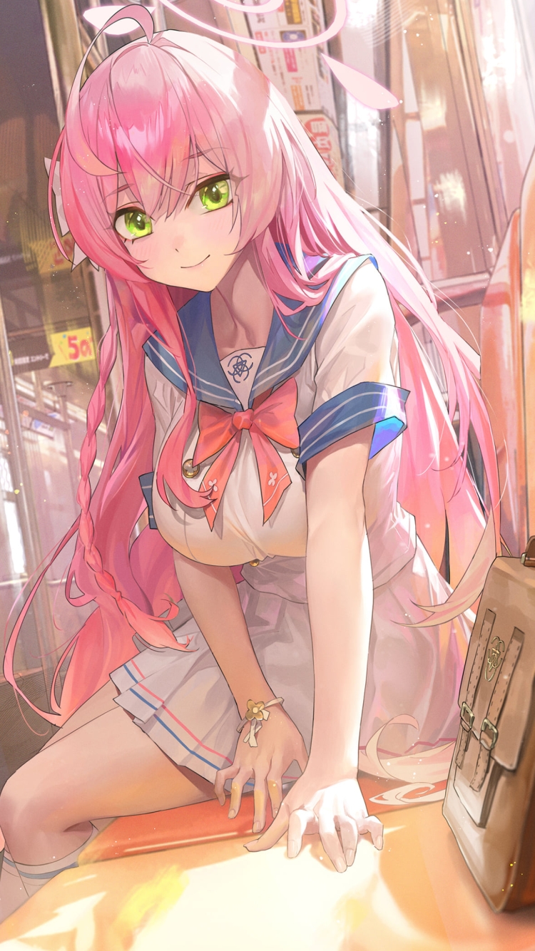 電車の座席に手をつきこちらに微笑む聖園ミカ (みそのみか) / ブルーアーカイブの750 x 1334 / スマホ壁紙