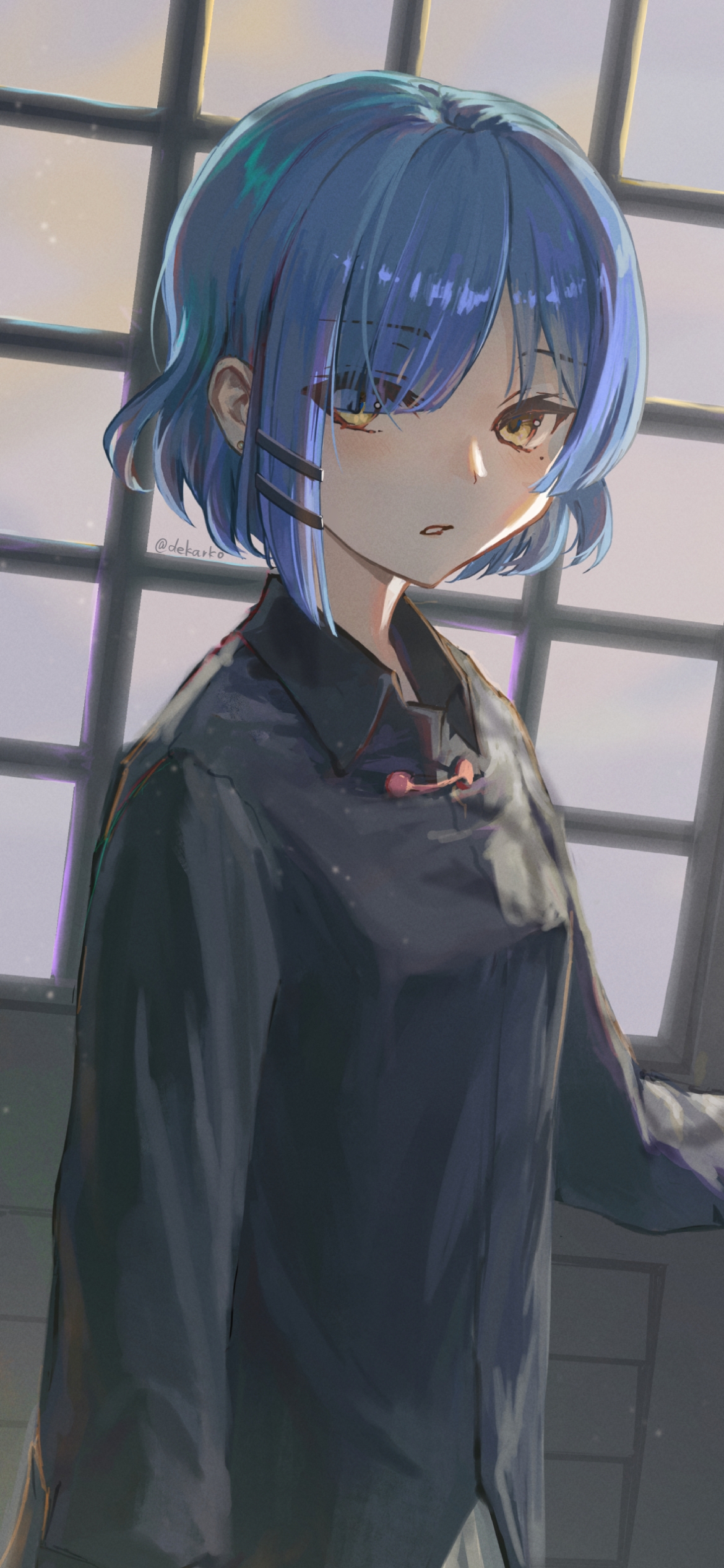 黒い服を着た山田リョウ / ぼっち・ざ・ろっく!の1170 x 2532 / スマホ壁紙